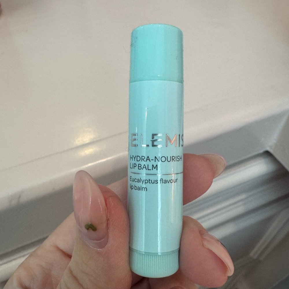 ELEMIS Skincare Set with Red Temperley London cosmetic case - Picture 14 of 15